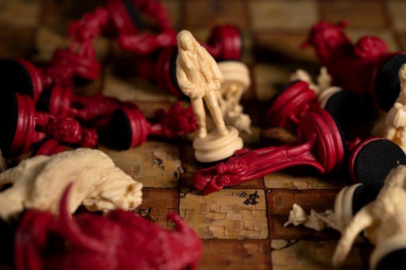 Jim Henson's Labyrinth: Chess Set – River Horse